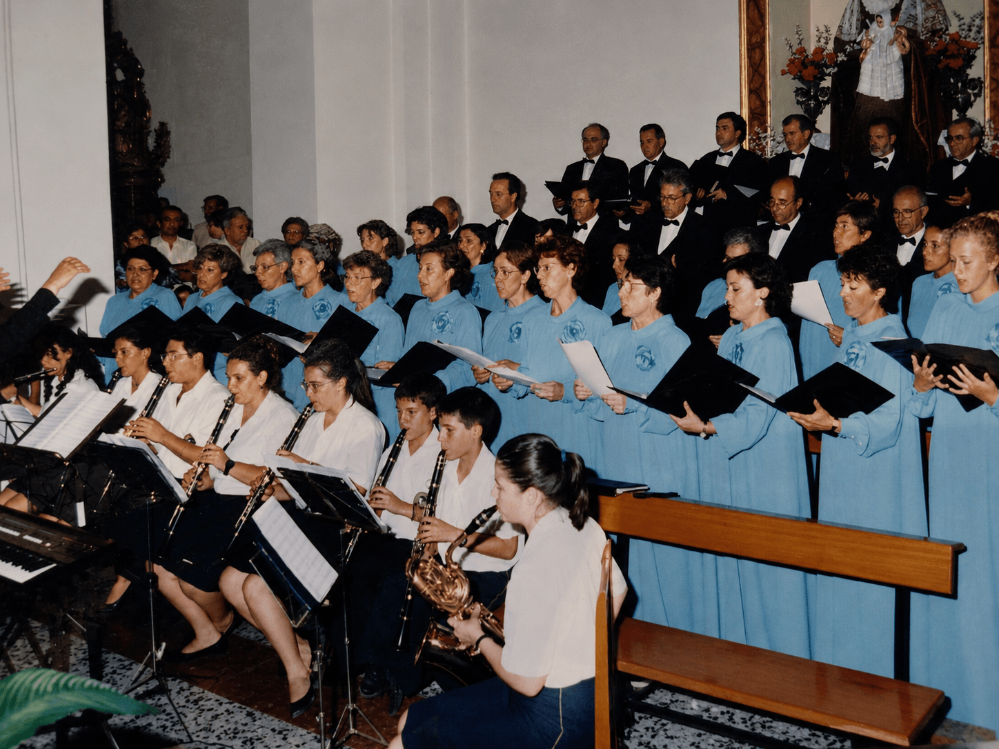 Coral Santa Cecilia de Alhaurín de la Torre en la Iglesia de San Sebastián hacia 1996 o 1997